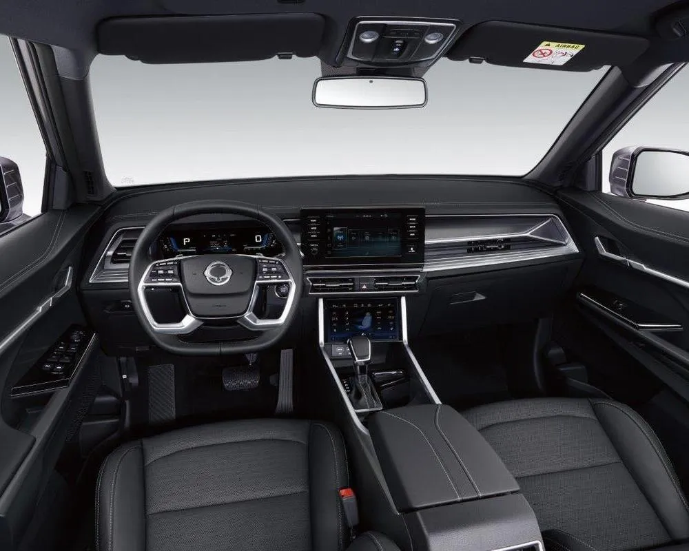 Просторий та технологічний салон