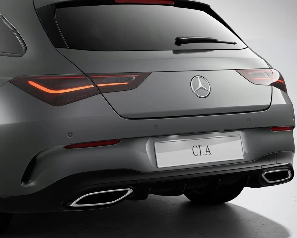 Впевнений акцент ззаду