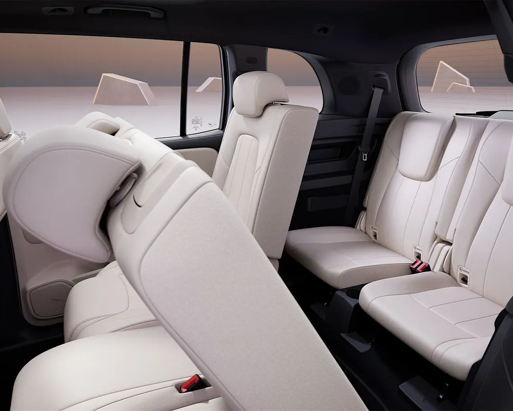 Просторий та функціональний салон