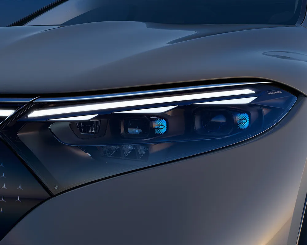 Світлова айдентика EQ