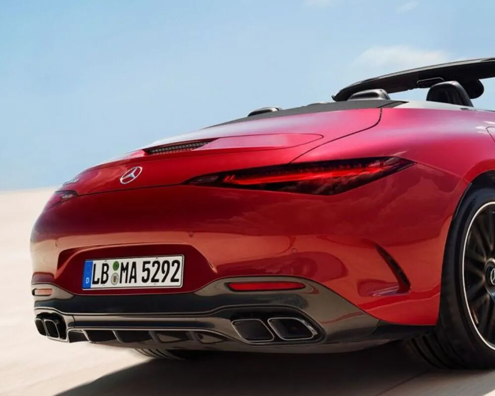 Потужний вид ззаду