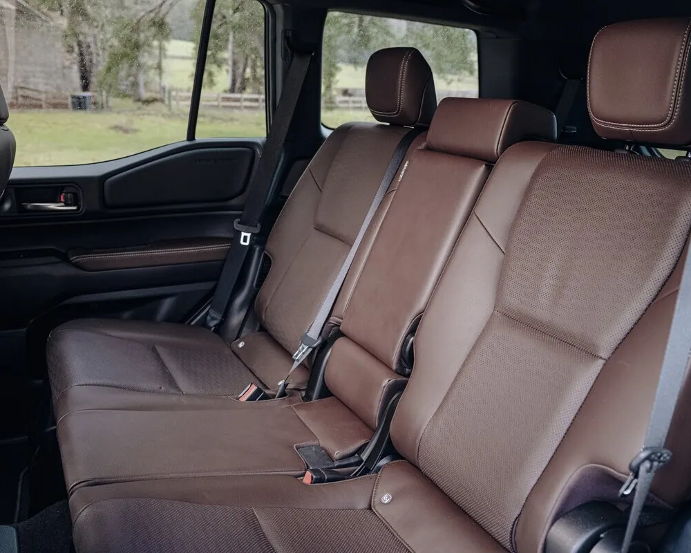 Простір і універсальність