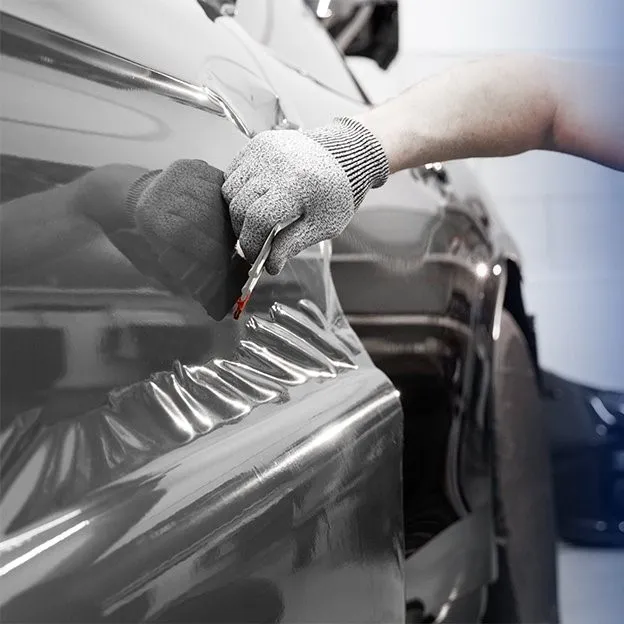 Нанесення антигравійної плівки